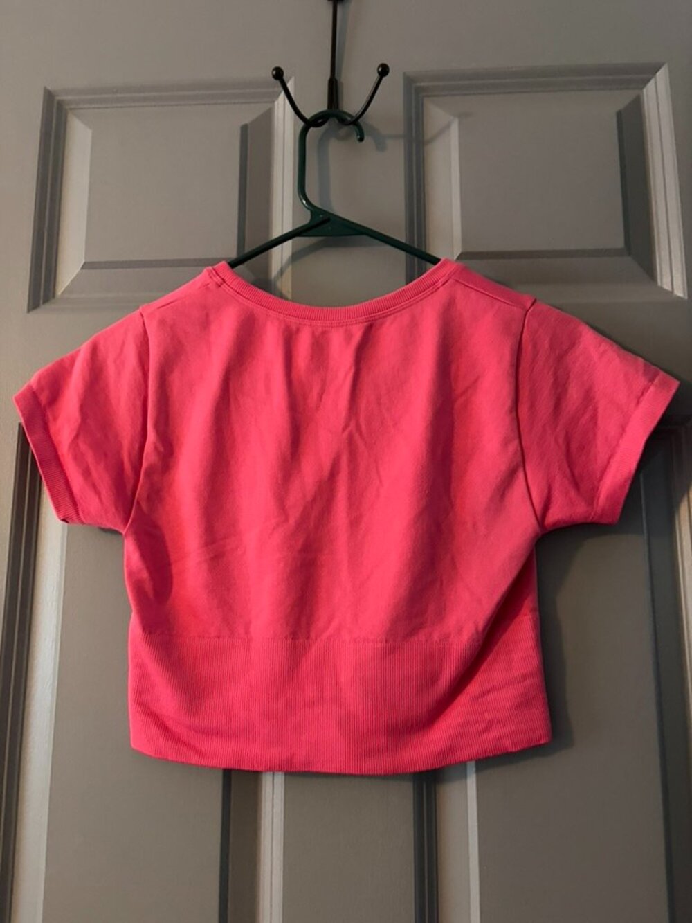 OFFLINE by Aerie cropped pink activewear top - Picture 3 of 3